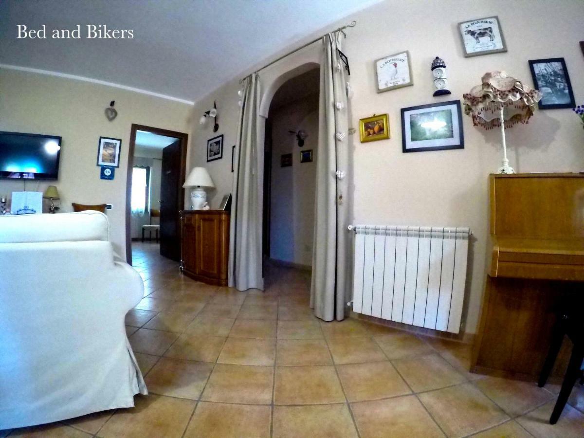 Bed and Breakfast Bed And Bikers Riano  Esterno foto