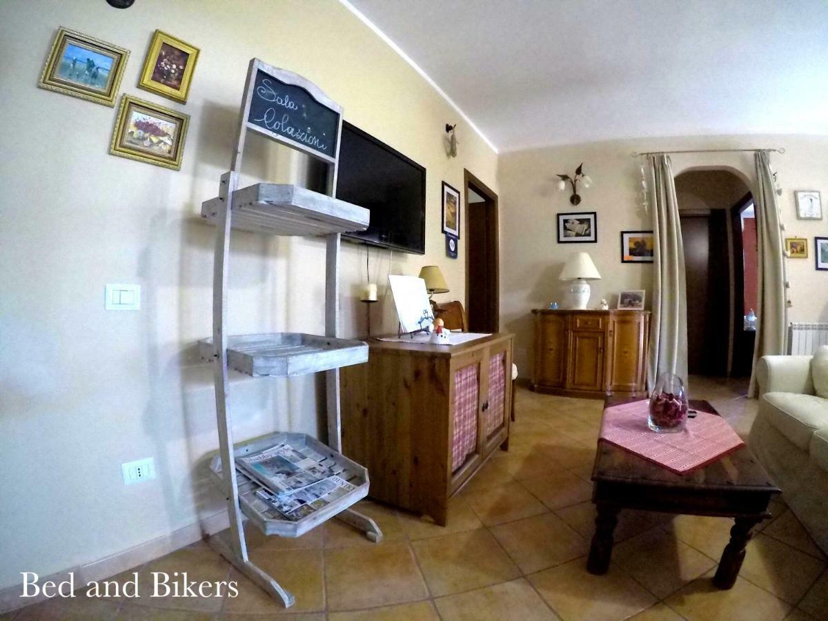 Bed and Breakfast Bed And Bikers Riano  Esterno foto