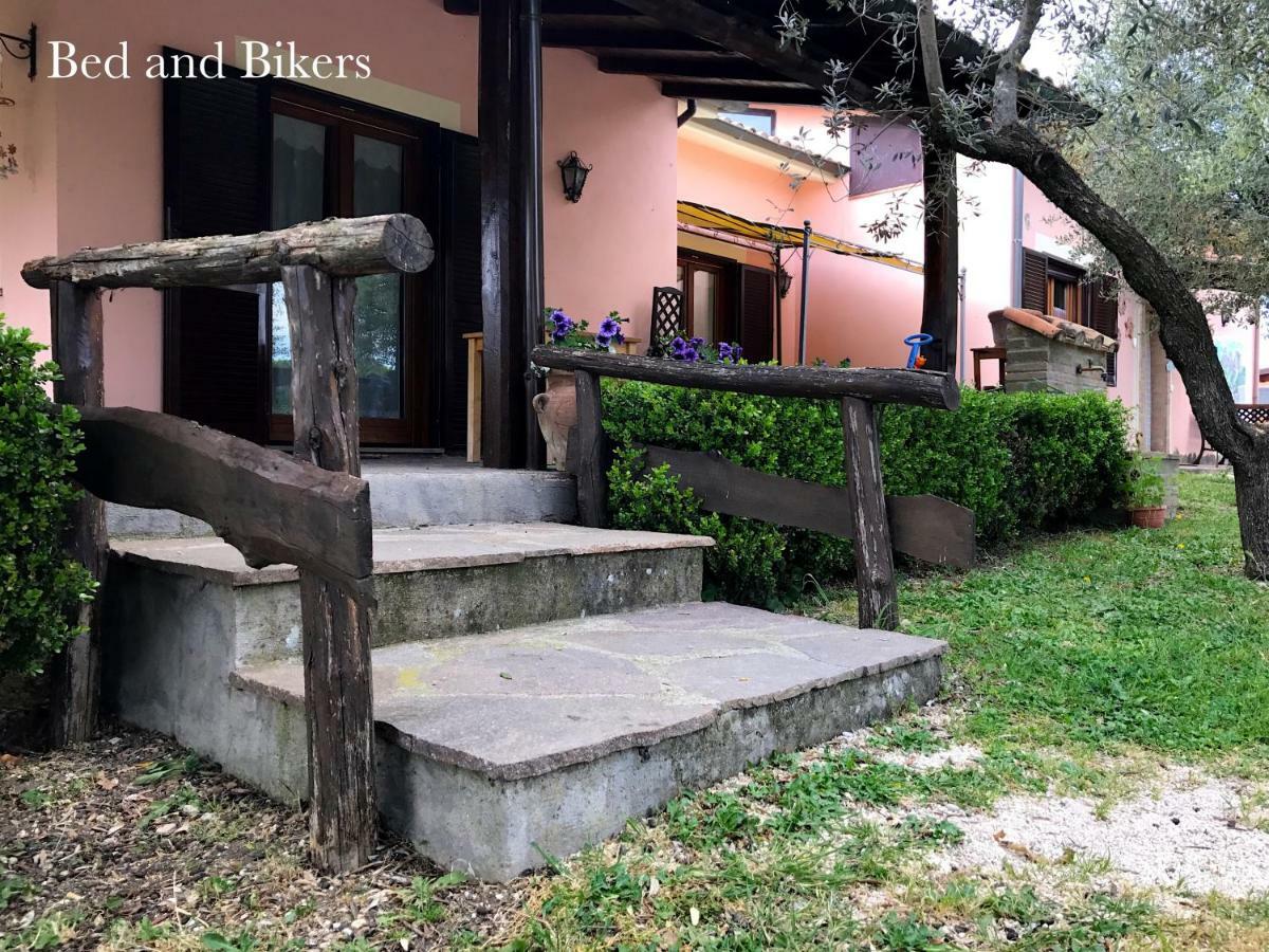 Bed and Breakfast Bed And Bikers Riano  Esterno foto