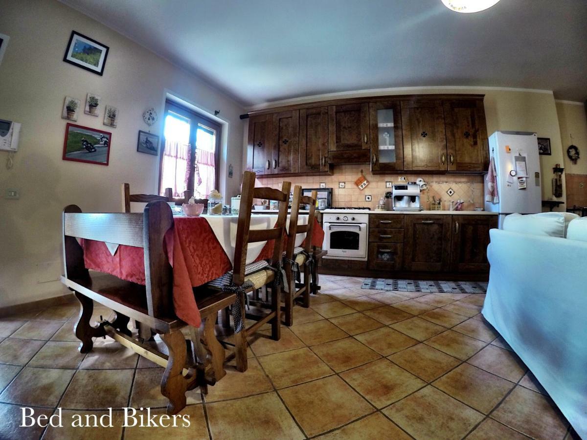 Bed and Breakfast Bed And Bikers Riano  Esterno foto